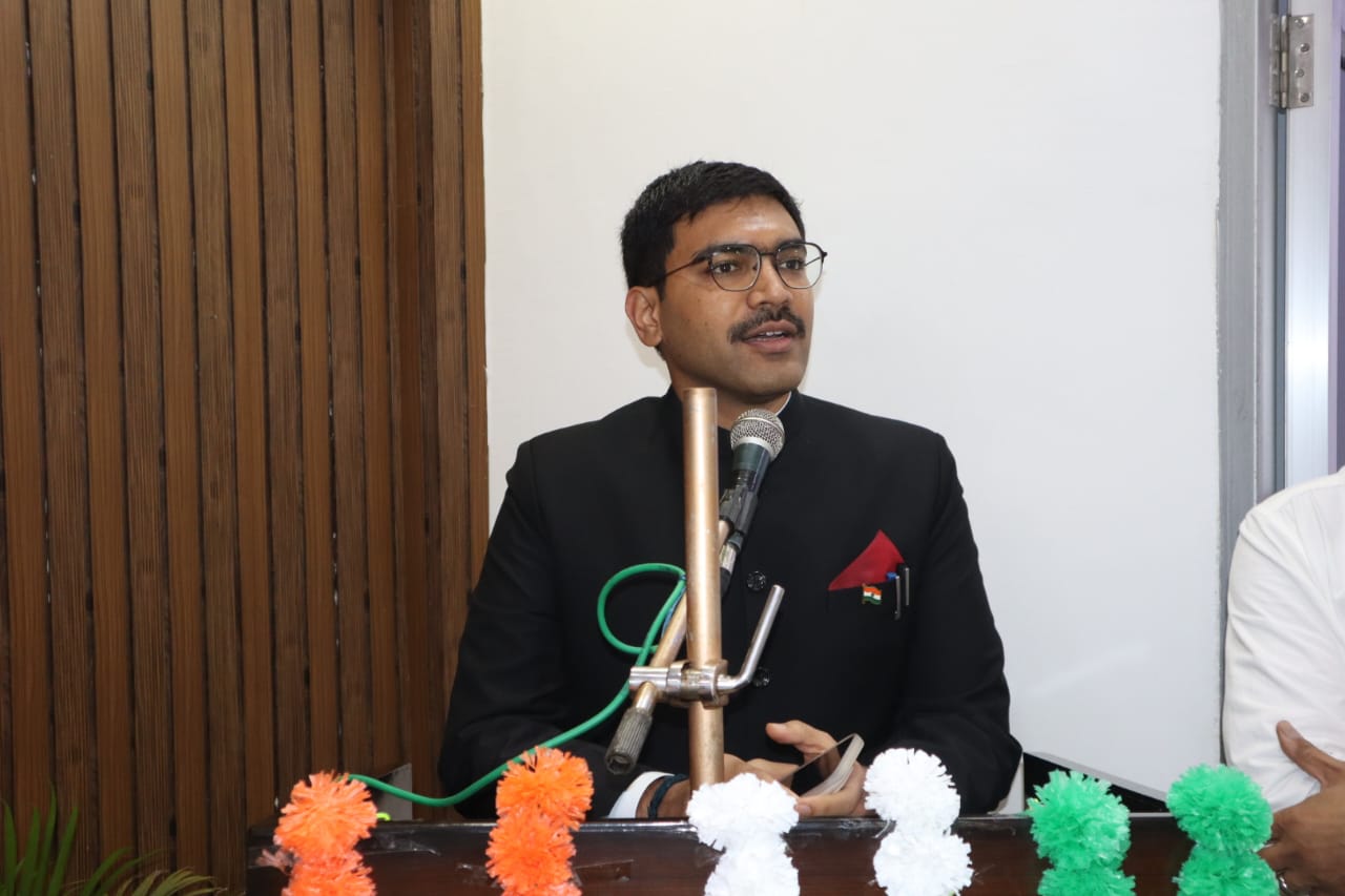 बेहतर सोच के साथ लक्ष्य निर्धारित कर बनाएं रणनीति : मनीष बंसल
