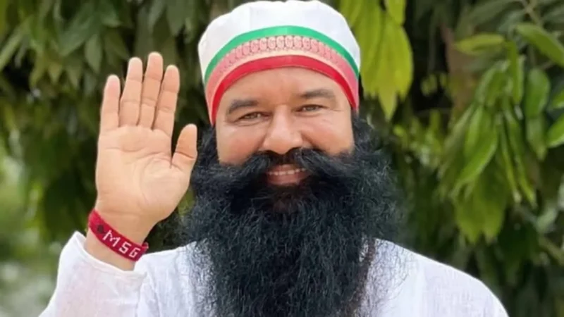 राम रहीम फिर आया रोहतक जेल से बाहर, दो साध्वियों के साथ रेप आरोपी डेरा सच्चा सौदा प्रमुख को मिली 21 दिन की ‘फरलो’