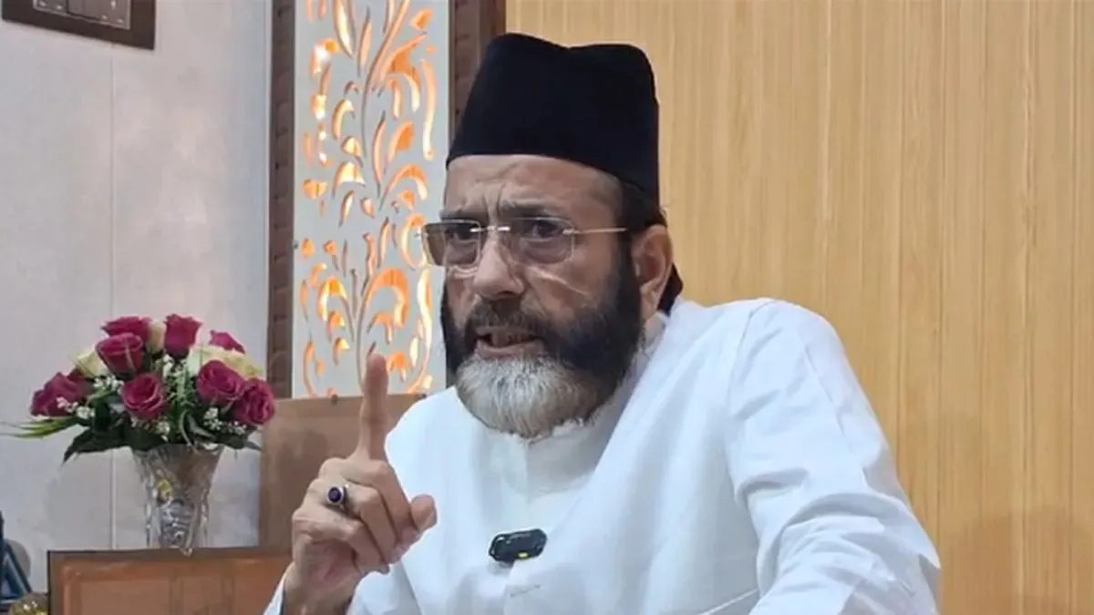 ‘बांग्लादेश को हिंदुस्तान में शामिल कर लेना चाहिए, ये सही वक्त है’, मौलाना तौकीर रजा ने दिया बड़ा बयान