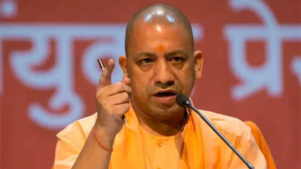 सीएम योगी की चेतावनी, ‘बेटियों की सुरक्षा से खिलवाड़ किया तो अगले चौराहे पर यमराज खड़ा मिलेगा’