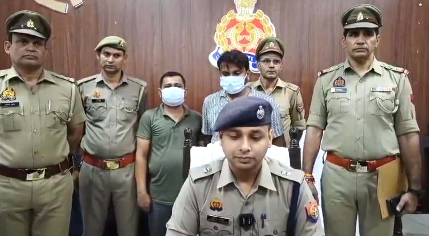 नकली नोटों की तस्करी करने वाले दो आरोपी चढ़े पुलिस के हत्थे