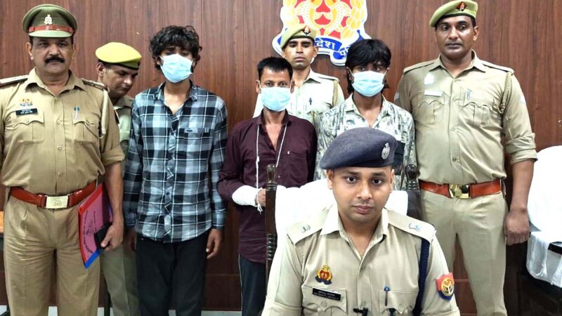 पुलिस ने दबोचे तीन शातिर चोर, 4 बाईके व अवैध शस्त्र बरामद