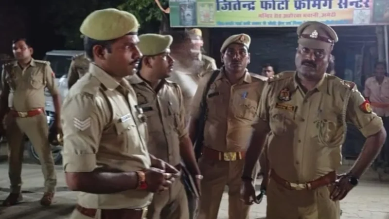 अमेठी में शिक्षक और परिवार की हत्या: 100 मीटर की दूरी पर थे पुलिसकर्मी, फिर भी फरार हो गए बदमाश