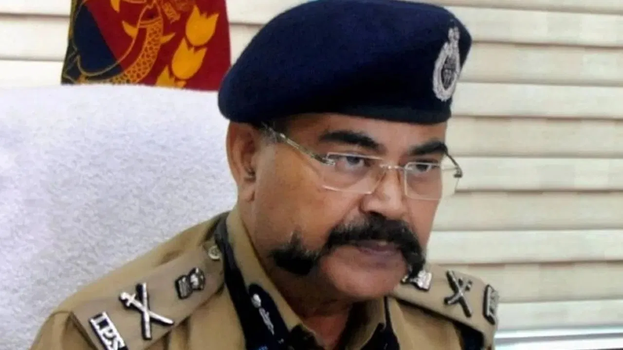 SC की टिप्पणी: यूपी में 2.5 साल में चौथे कार्यवाहक DGP प्रशांत कुमार, जानिए पूरी लिस्ट