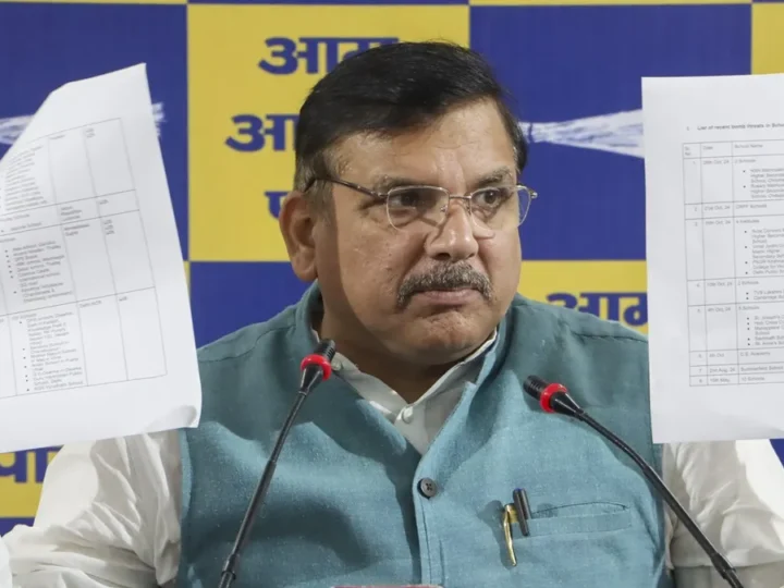 AAP सांसद संजय सिंह का हुमायूं कबीर पर हमला, ‘यह आस्तीन का सांप BJP के…’