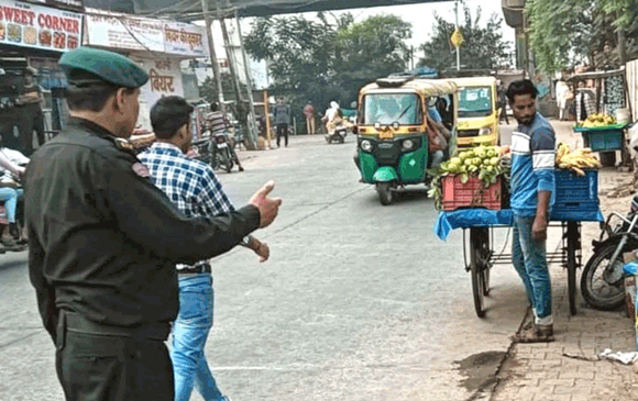 पेपर मिल रोड पर अतिक्रमण न होने दे थाना पुलिस