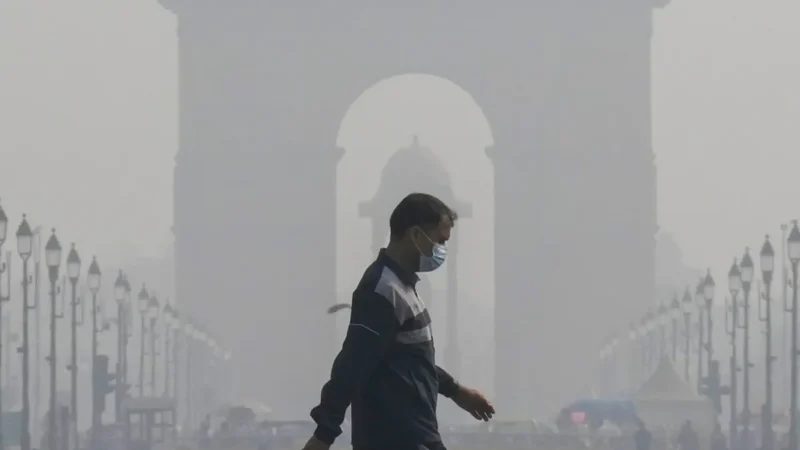 दिल्ली में केंद्र सरकार के कर्मचारियों के ऑफिस आने के समय में बदलाव, पब्लिक ट्रांसपोर्ट से सफर करने की सलाह