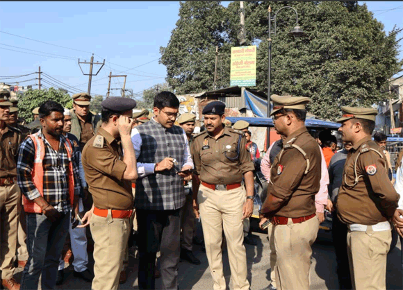 शहर के प्रमुख बाजारों में चलाया गया अतिक्रमण हटाओ अभियान