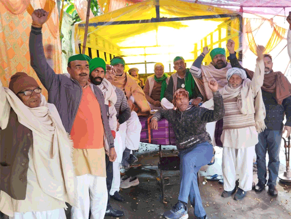 दसवे दिन भी बिजलीघर पर भाकियु का धरना जारी, बारिश के बावजूद धरना स्थल पर डटे हुए है किसान