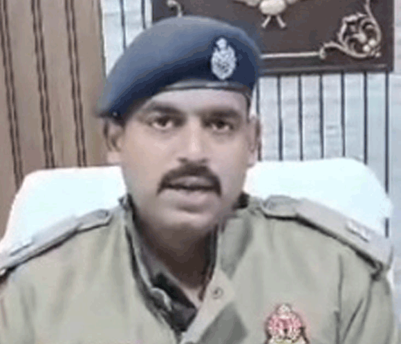 मुठभेड़ में पुलिस ने घायल अवस्था में दबोचे दो शातिर लुटेरे, सामान बरामद