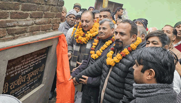 महापौर व नगर विधायक ने किया सडक़ों का लोकार्पण