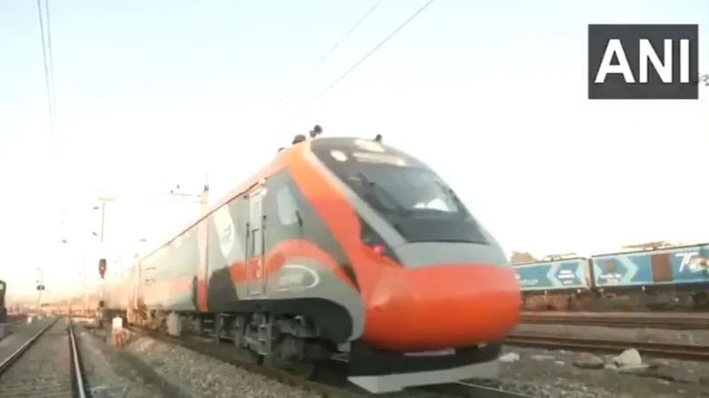 जम्मू-कश्मीर: श्री माता वैष्णो देवी रेलवे स्टेशन कटरा से श्रीनगर तक पहली वंदे भारत ट्रेन का ट्रायल रन शुरू
