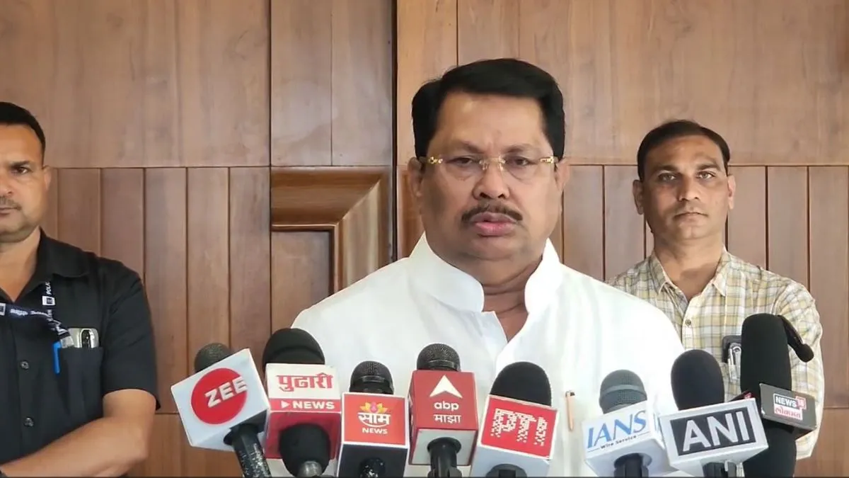 पुणे में रेप की घटना पर विपक्ष ने सरकार पर खड़े किए सवाल, विजय वडेट्टीवार ने बोला हमला