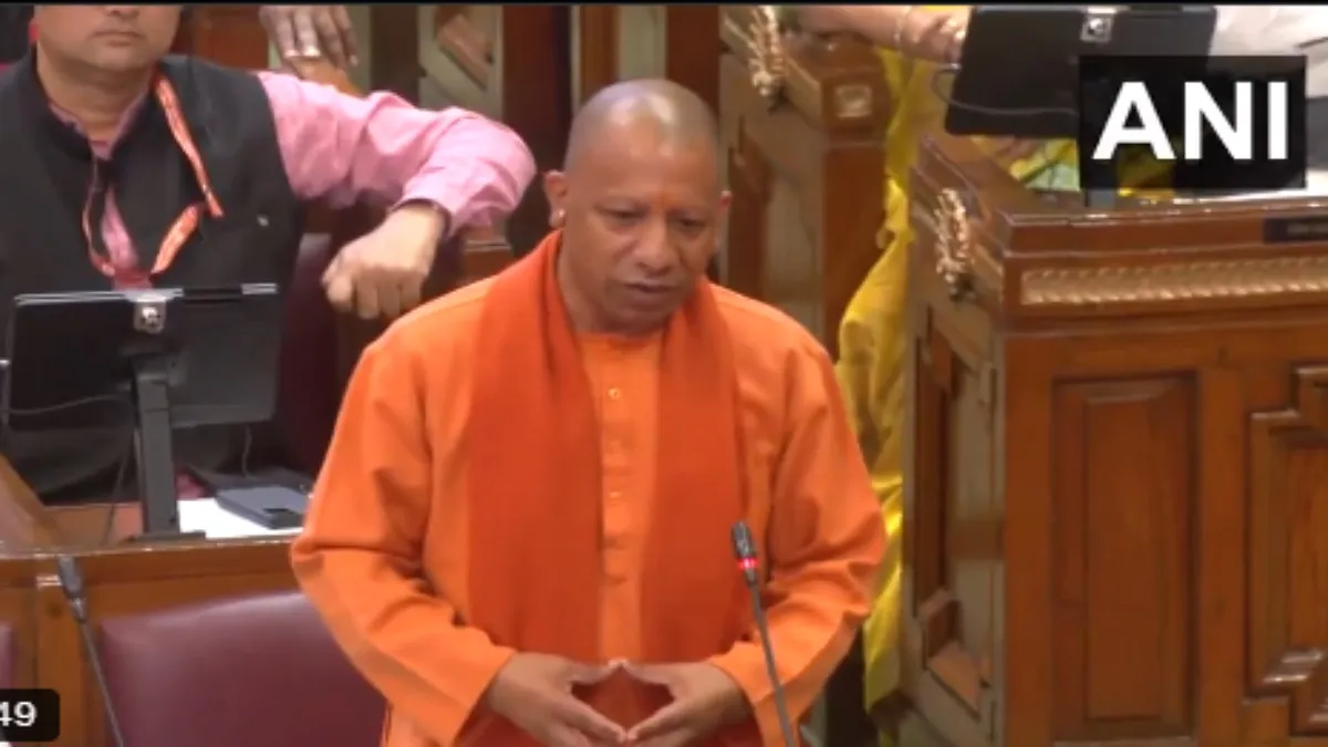 सीएम योगी का विपक्ष पर करारा प्रहार-अपने बच्चों को अग्रेज़ी पढ़ाएंगे, दूसरे के बच्चों को कठमुल्ला, मौलवी बनाएंगे