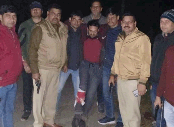 मुठभेड़ में पुलिस ने घायल अवस्था में दबोचा हिस्ट्रीशीटर व गौकश, साथी फरार