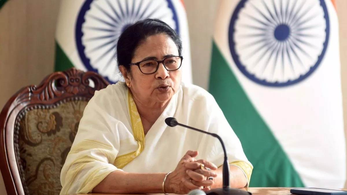 पश्चिम बंगाल: बीरभूम में होली पर झड़प के बाद तनाव, इंटरनेट बंद; BJP बोली- हिंसा छिपा रही ममता सरकार