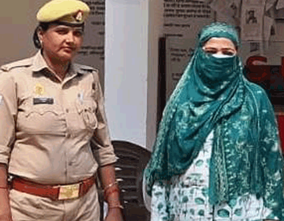 पुलिस ने हत्या में वांछित महिला आरोपी को किया गिरफ्तार, जेवरात बरामद