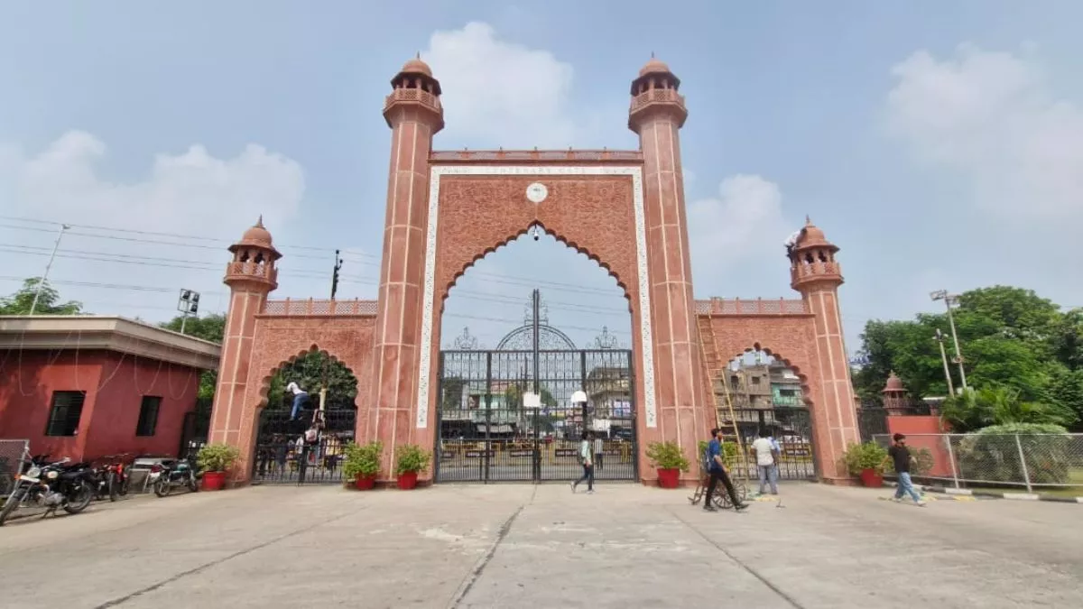 ‘AMU का नाम अलीगढ़ यूनिवर्सिटी हो’, मंदिर बनाने के बयान का बीजेपी लीडर रूबी आसिफ खान ने किया समर्थन