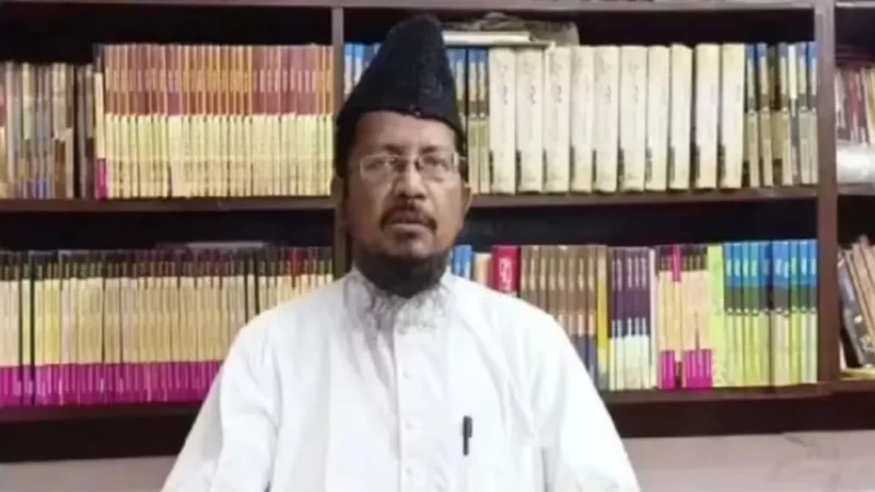 यूपी के इस मौलाना ने बताए नए कानून के फायदे, मुस्लिमों से कहा- मस्जिदों और मदरसों को खतरा…