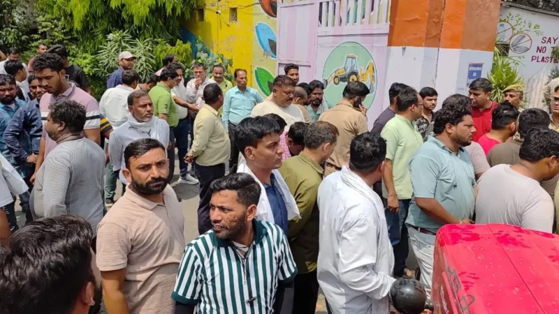 मेरठ में पार्षद ने नगर निगम डिपो प्रभारी को लाइसेंसी पिस्टल से मारी गोली, घटना से सनसनी का माहौल