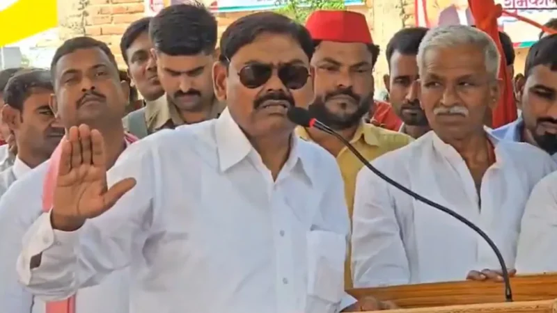 ‘मंदिरों में शक्ति होती तो न आते गजनवी और गोरी’, समाजवादी विधायक ने सीएम योगी पर भी कसा तंज