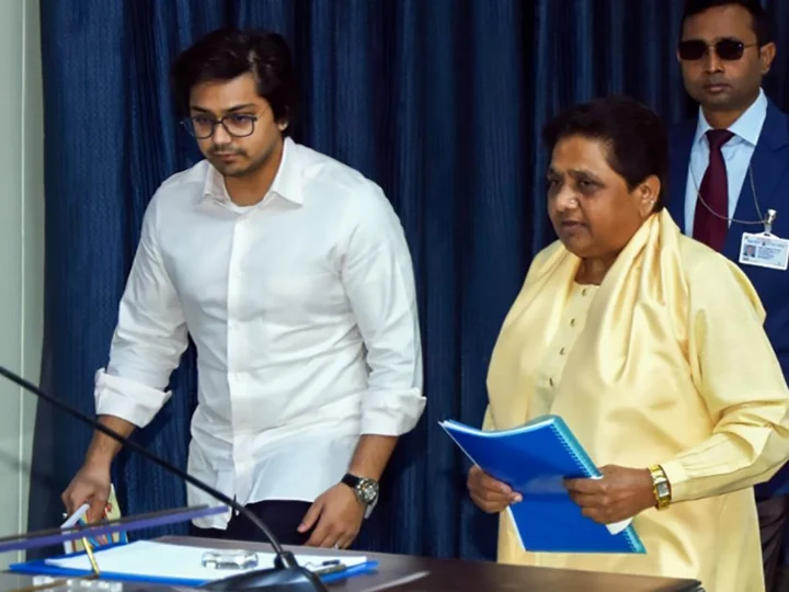 आकाश आनंद के ससुर को लेकर मायावती का बड़ा फैसला, 2027 के चुनाव से पहले दी अहम जिम्मेदारी