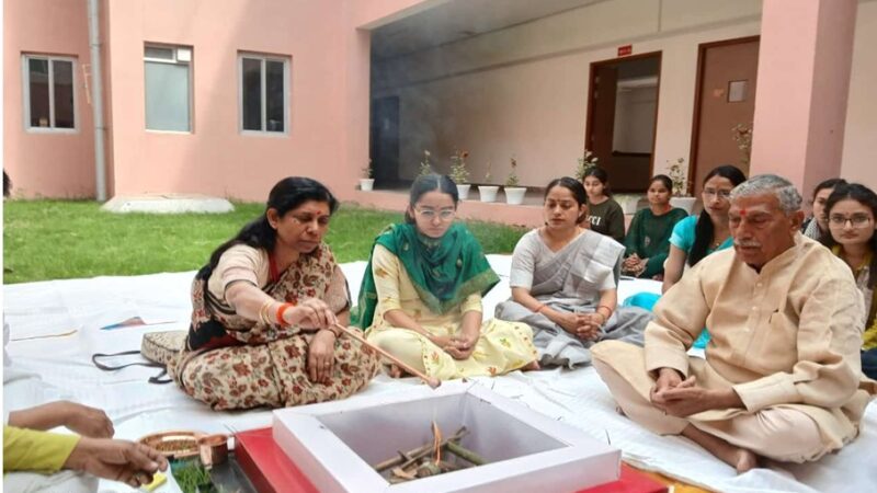 विश्व पृथ्वी दिवस पर माँ शाकुंभरी विश्वविद्यालय में विविध कार्यक्रमों का आयोजन