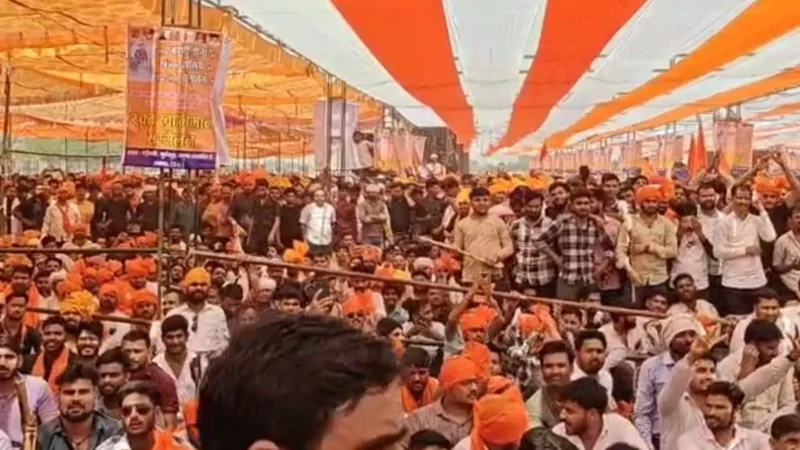 आगरा में करणी सेना ने दिखाई अपनी ताकत, सपा सांसद के खिलाफ जबरदस्त हल्लाबोल