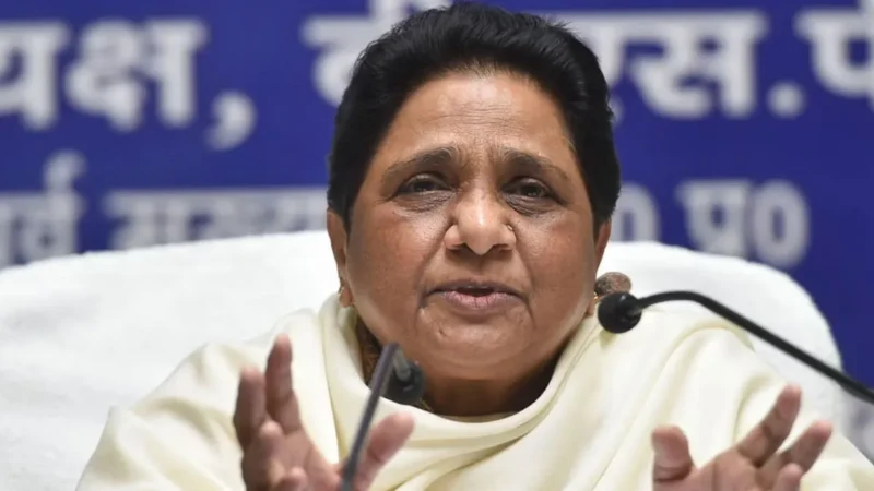 मायावती ने वक्फ कानून पर राहुल गांधी की कथित चुप्पी पर उठाए सवाल, कहा- मुसलमानों का गुस्सा होना स्वाभाविक