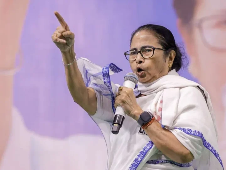 अब मुख्यमंत्री नहीं रहीं ममता बनर्जी, राज्यपाल ने बर्खास्त किया पश्चिम बंगाल कैबिनेट