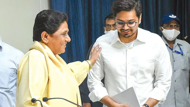 आकाश आनंंद के बसपा में वापसी पर उठे सवाल, अब बचाव में उतरीं मायावती; भाजपा-कांग्रेस पर साधा निशाना