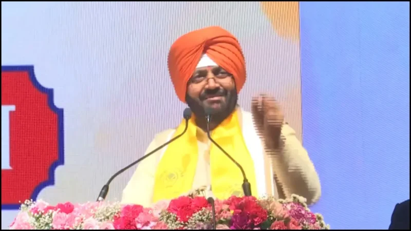 हरियाणा सीएम सैनी बोले- सम्राट चौधरी के नेतृत्व में लड़ा जाएगा बिहार चुनाव, सम्राट ने नीतीश को NDA का नेता बताया