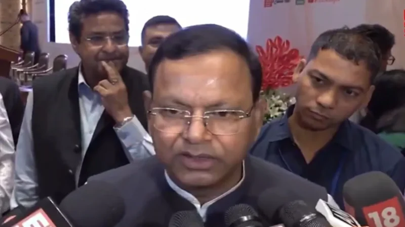 वित्त राज्य मंत्री ने कहा- ‘ट्रम्प के लिए अमेरिका फर्स्ट तो पीएम मोदी के लिए भी है इंडिया फर्स्ट’, सरकार कर रही विश्लेषण