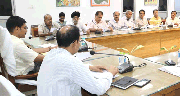 जिलाधिकारी की अध्यक्षता में व्यापार बंधु की बैठक हुई आयोजित’