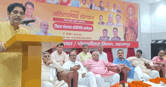 लखनऊ में आयोजित बेसिक शिक्षा विभाग के विभिन्न कार्यक्रमों का जनमंच में देखा गया सजीव प्रसारण