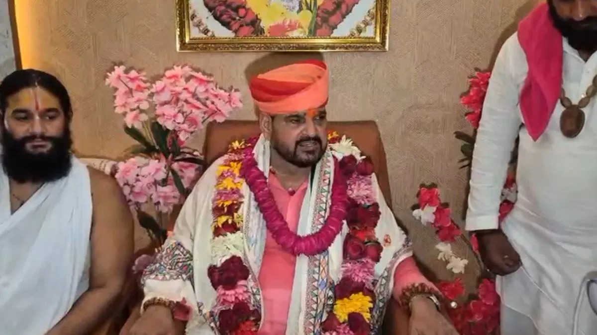 अयोध्या पहुंचे बृजभूषण शरण सिंह, बोले – “मैं हनुमान भक्त हूं, विरोधियों को भगवान देंगे दंड”