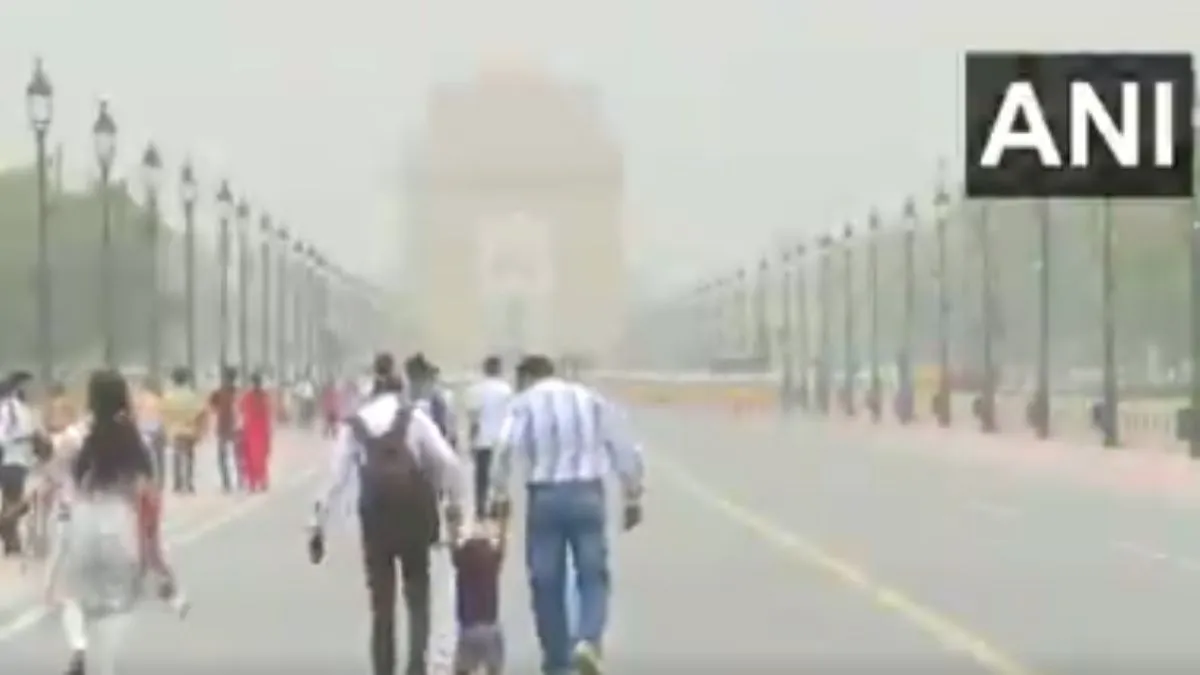 दिल्ली-एनसीआर में अचानक बदला मौसम का मिजाज, धूल भरी आंधी के साथ कई इलाकों में बारिश