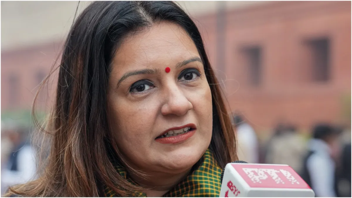भारतीय सेना ने पाकिस्तान के एयरबेस को किया तबाह, सांसद प्रियंका चतुर्वेदी ने उड़ाई पाकिस्तान की खिल्ली