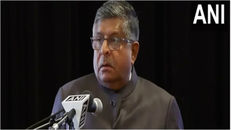 कोपेनहेगन में पाकिस्तानी नागरिकों ने लगाए भारत विरोधी नारे, रविशंकर प्रसाद ने पलटवार करते हुए कही ये बात