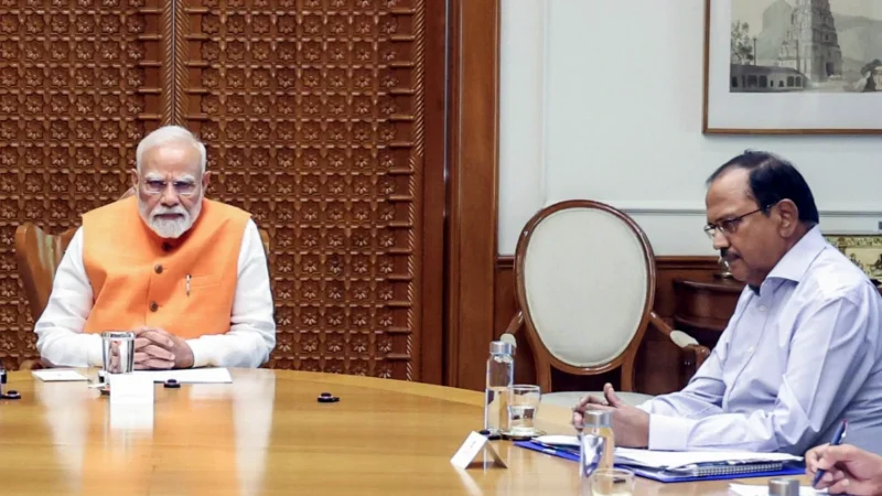 मॉक ड्रिल पर गृह मंत्रालय में उच्च स्तरीय बैठक, पीएम मोदी से मिले NSA अजित डोभाल