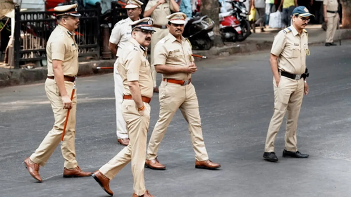 मुंबई इंटरनेशनल एयरपोर्ट और ताज महल पैलेस होटल को बम से उड़ाने की धमकी, मचा हड़कंप