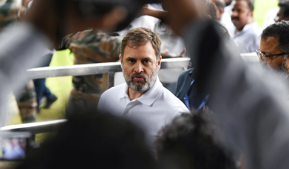 पहलगाम हमले में जान गंवाने वाले नेवी अफसर विनय नरवाल के परिवार से मिले राहुल गांधी, दीपेंद्र हुड्डा भी रहे मौजूद