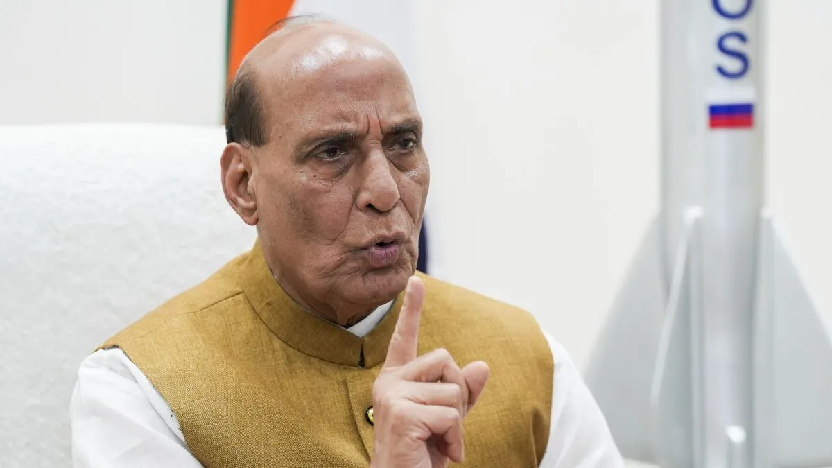 राजनाथ सिंह करेंगे INS विक्रांत का दौरा: जानिए क्यों पाकिस्तान कांपता है भारत के इस समुद्री योद्धा से