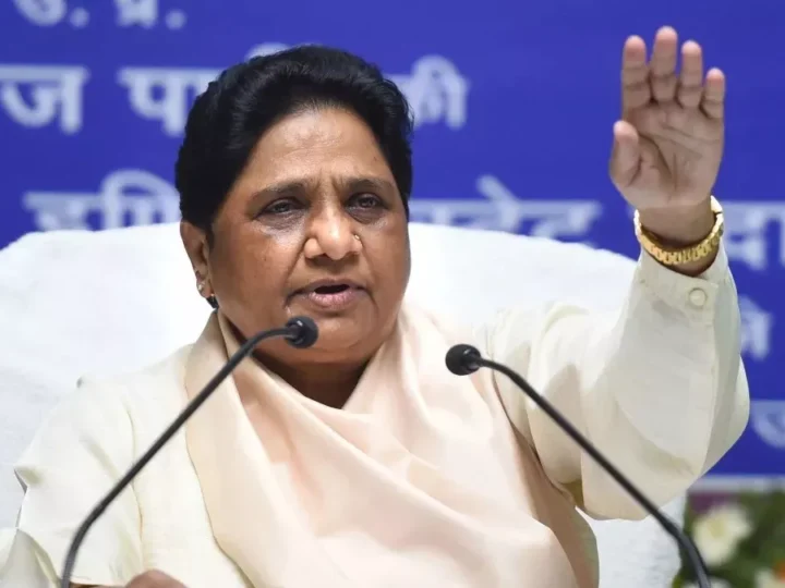 मायावती की रैली से पहले लखनऊ नीले पोस्टरों से पटा, BSP समर्थक बोले- हम बहन जी को बनाएंगे सीएम