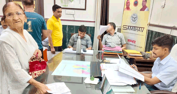 शिकायतों पर त्वरित कार्रवाई कर शीघ्र निस्तारण कराएं: नगरायुक्त