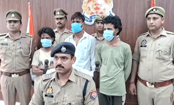पुलिस ने तीन हत्यारापियों को किया गिरफ्तार