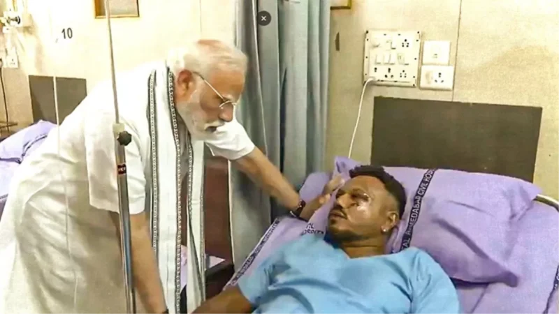 ‘मैं कूदा नहीं था बल्कि…’, विमान हादसे में बचे विश्वास कुमार रमेश ने PM मोदी से क्या कहा?