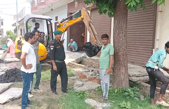 नगर निगम के वार्ड 2 में चलाया गया अतिक्रमण हटाओ अभियान