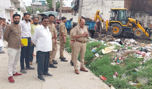 ग्राम समाज की भूमि से अवैध कब्जा हटाया, बनेगी सरकारी राशन की दुकान