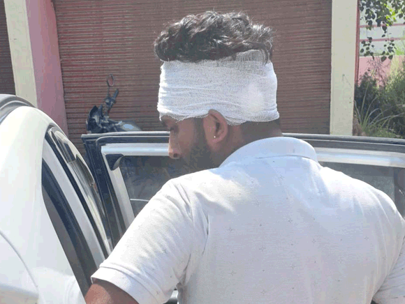 बाइक सवार बदमाशों ने पैट्रोल पंप मैनेजर से लूटे डेढ़ लाख